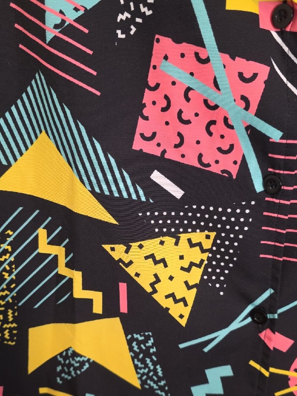 Men's Black Geometric Print Short-Sleeve Button-Down Shirt - Multicolor Accents - Picture 5 of 6